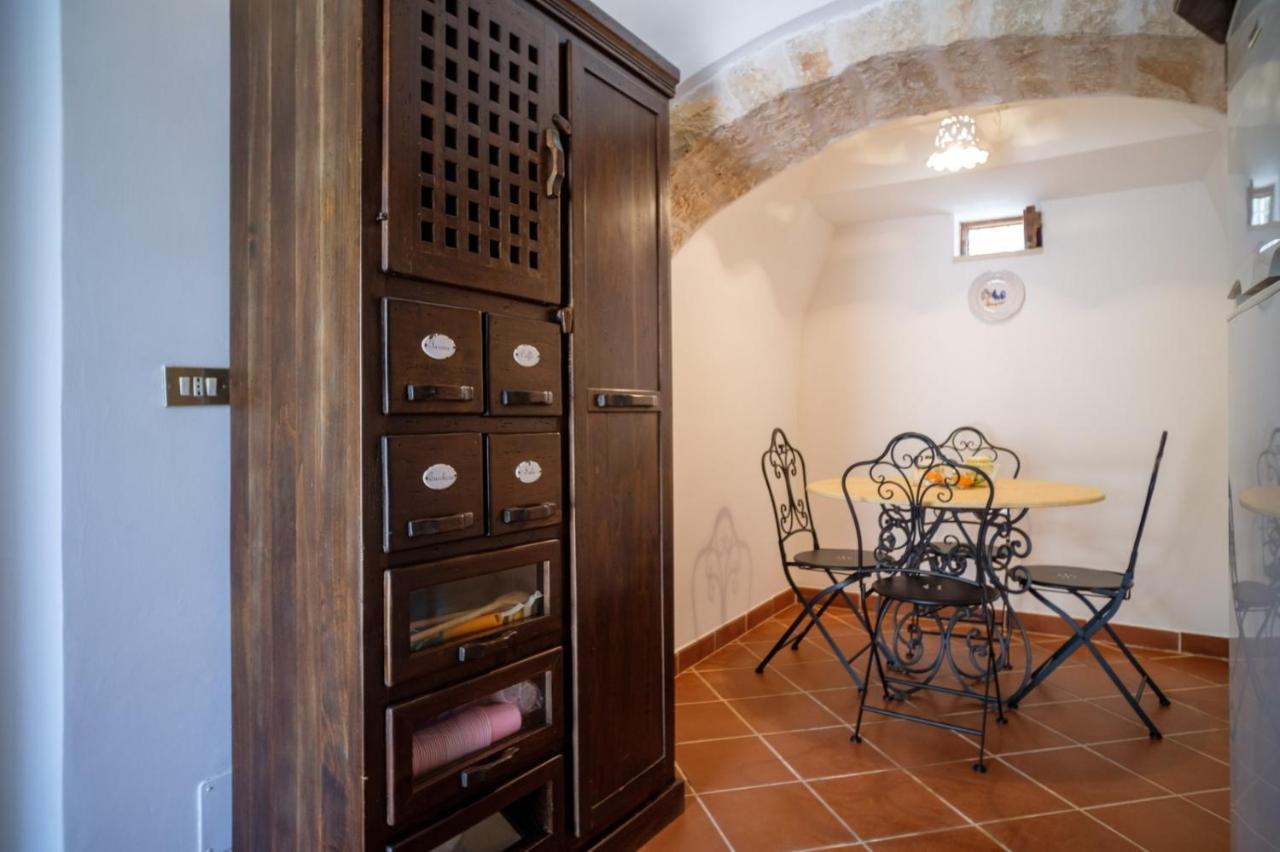Trulli Brunone Apartment กัสเตลลานา กรอตเต ภายนอก รูปภาพ